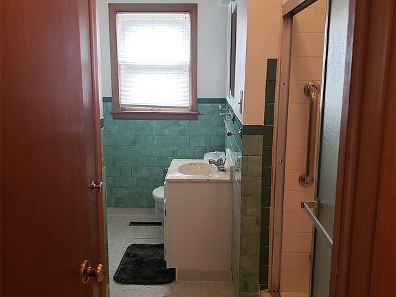 5th image of 404 W 91st St