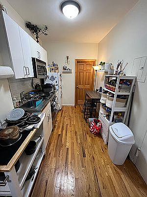 3rd image of 521 E 12th St APT 9
