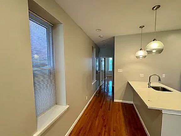 5th image of 4414 Swan Ave #B