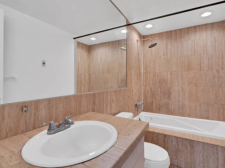316 Hudson St #4B — Photo 14