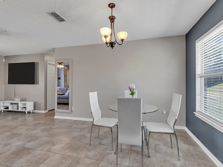 221 Trish Dr — Photo 11