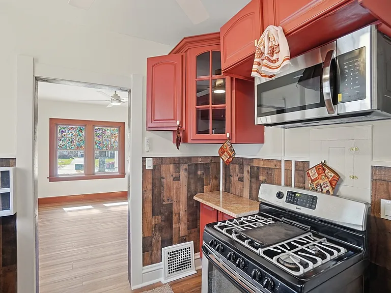 2306 Eastbrook Dr — Photo 14