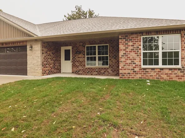503 Windsor Ln, Farmington, MO 63640