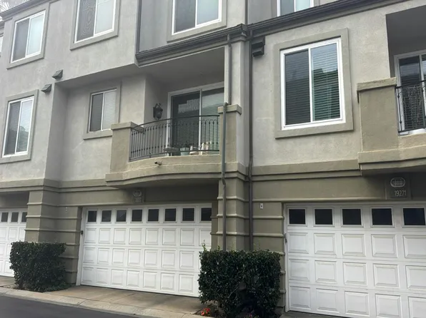 19271 Surf Dr, Huntington Beach, CA 92648