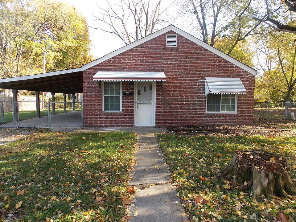 1st image of 7 Charlotte Dr