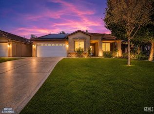 9400 Manihiki Ave, Bakersfield, CA 93311