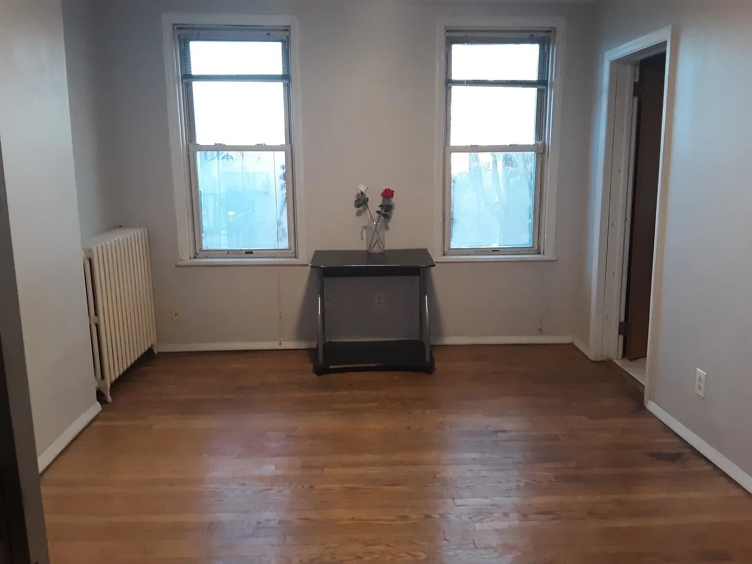 3 bed, 2.0 bath, 1400 sqft, $3,850 — Photo 3