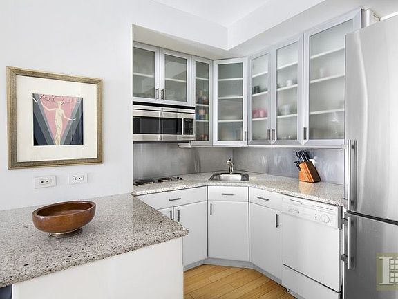 4th image of 150 Central Park S #301