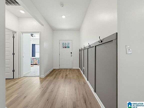 3rd image of 228 Arlington Loop