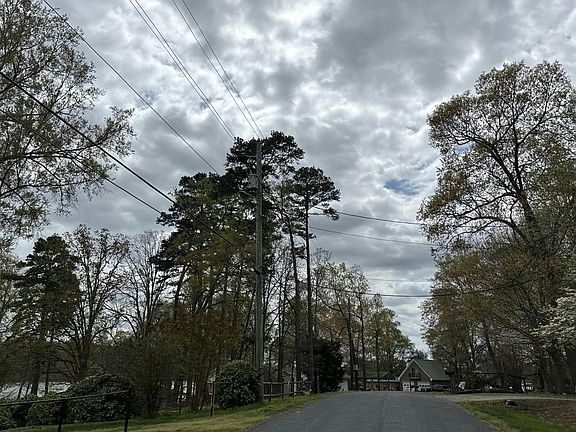 5th image of 304 High Rock Dr