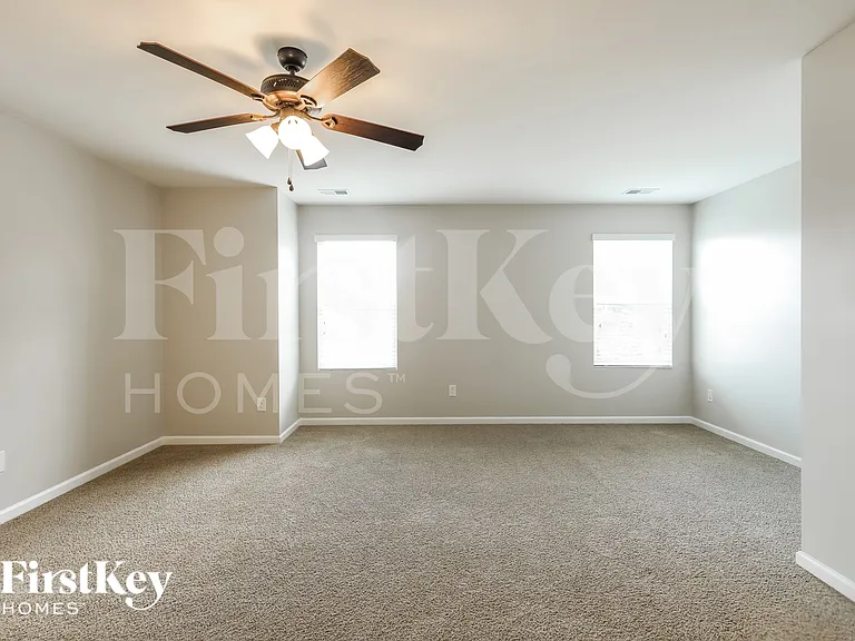 7009 Elm Crest Cir — Photo 10
