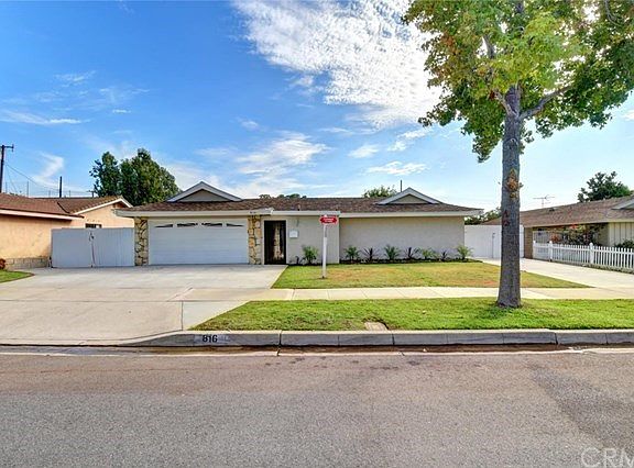 4th image of 816 E Vista Del Playa Ave