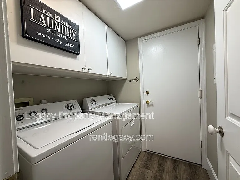 3209 Serra Way — Photo 9
