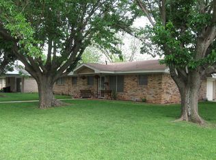 811 Poindexter Ave, Cleburne, TX 76033