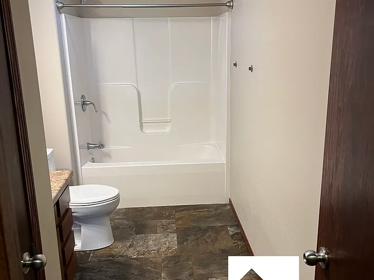 1040 N Main Ave #B — Photo 11