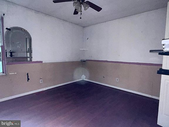 4th image of 2036 Yew Ct