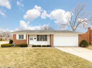 8871 Utah St Livonia MI 48150 Zillow