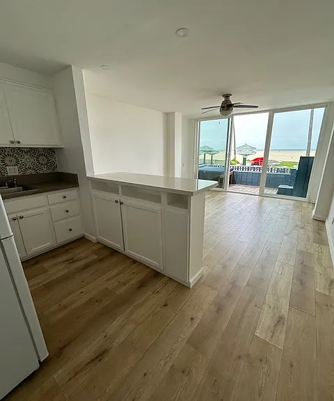 Beach House Apartments — Photo 28