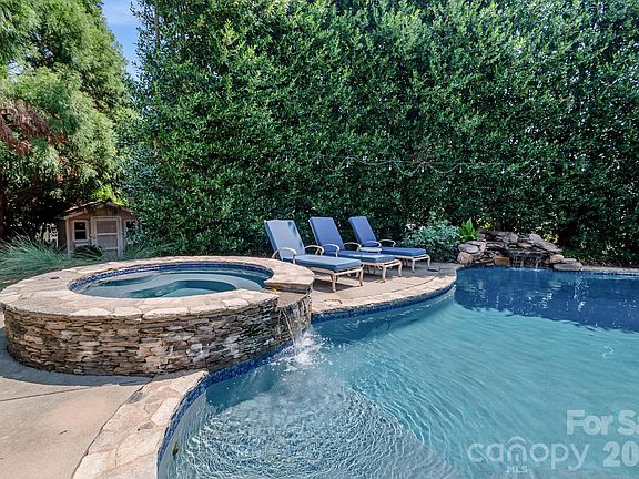 3rd image of 1107 Boulder Ct