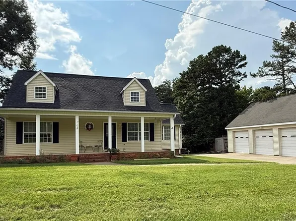 108 King Arthur Dr, King, NC 27021