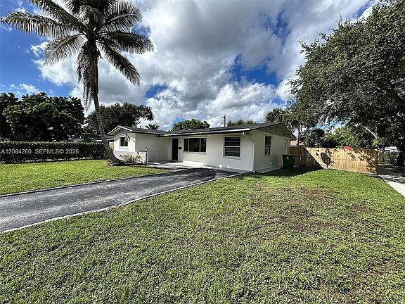 5th image of 5001 SW 94th Way