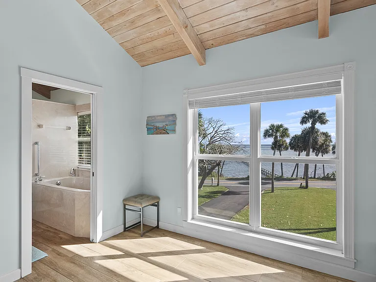 6789 S Indian River Dr — Photo 23