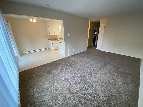 2 bed, 850 sqft, $1,300 — Photo 3
