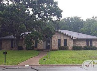 1822 Woodside Dr, Arlington, TX 76013
