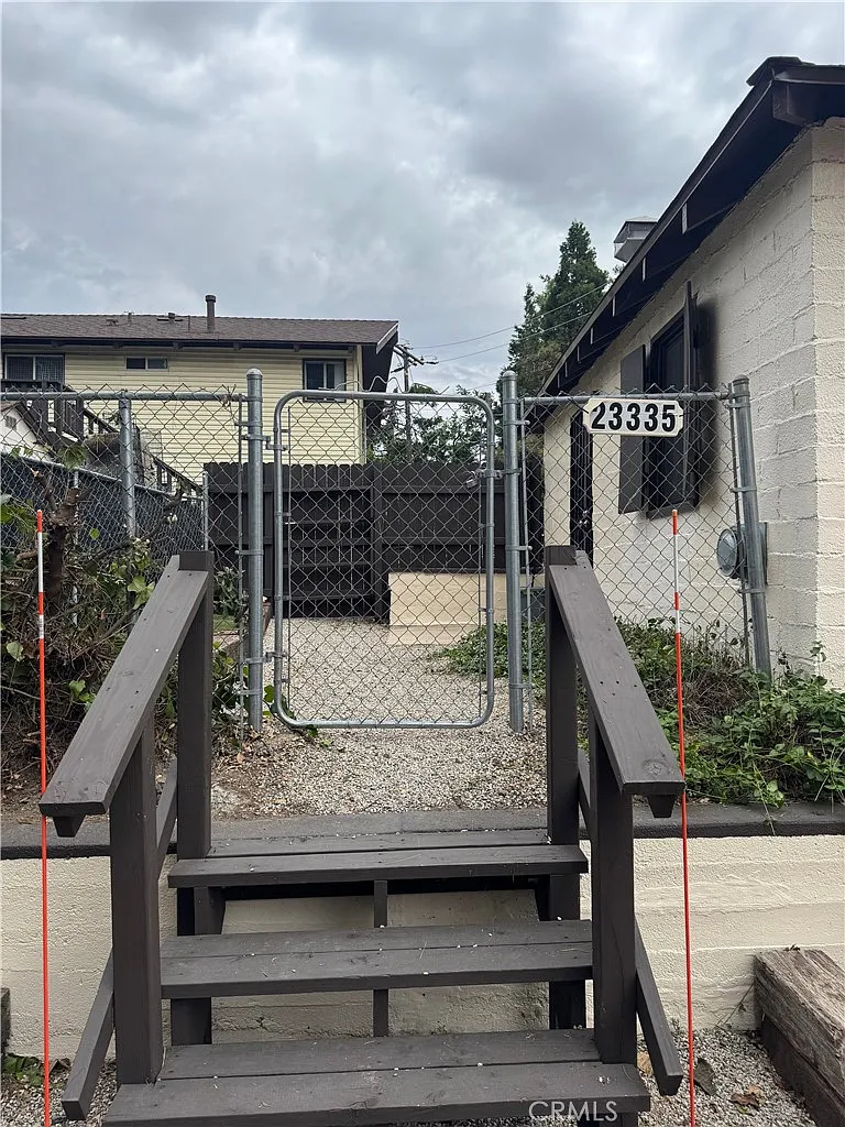 Studio, 300 sqft, $1,175 — Photo 2