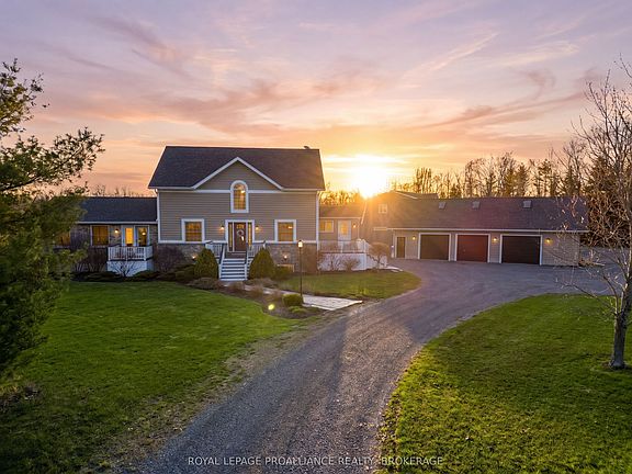 4th image of 2489 Quabbin Rd