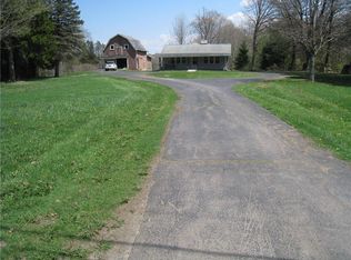 10213 Jones Rd, Erie, PA 16510