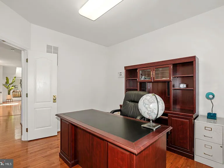 5045 Worthington Woods Way — Photo 9