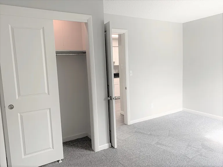 Yarmouth Pointe Apartment Homes — Photo 69