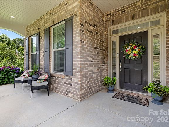2nd image of 9801 Blackbird Hill Ln