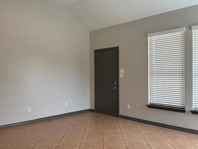 1014 One Oak Chase Rd #16 — Photo 6