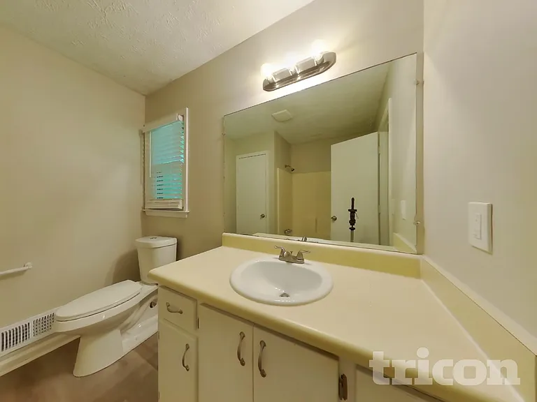 167 Hardy Cir — Photo 8