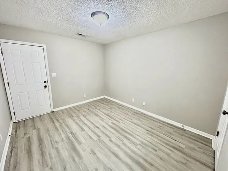 4304 Chalet Cir NW — Photo 11
