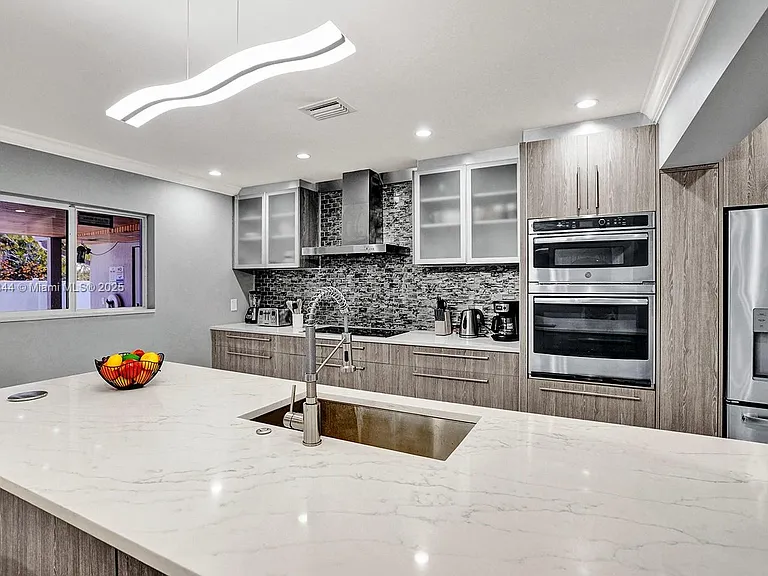 1301 Rodman St — Photo 28