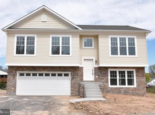 210 Shannon Park Ct, Glen Burnie, MD 21060