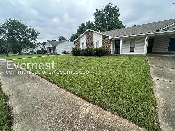 7127 Markim Dr — Photo 2