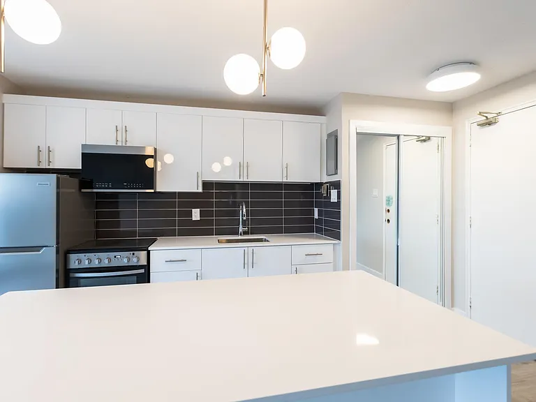 325 Besserer St — Photo 35