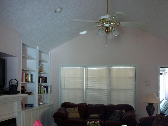 4th image of 515 Pine Valley Dr