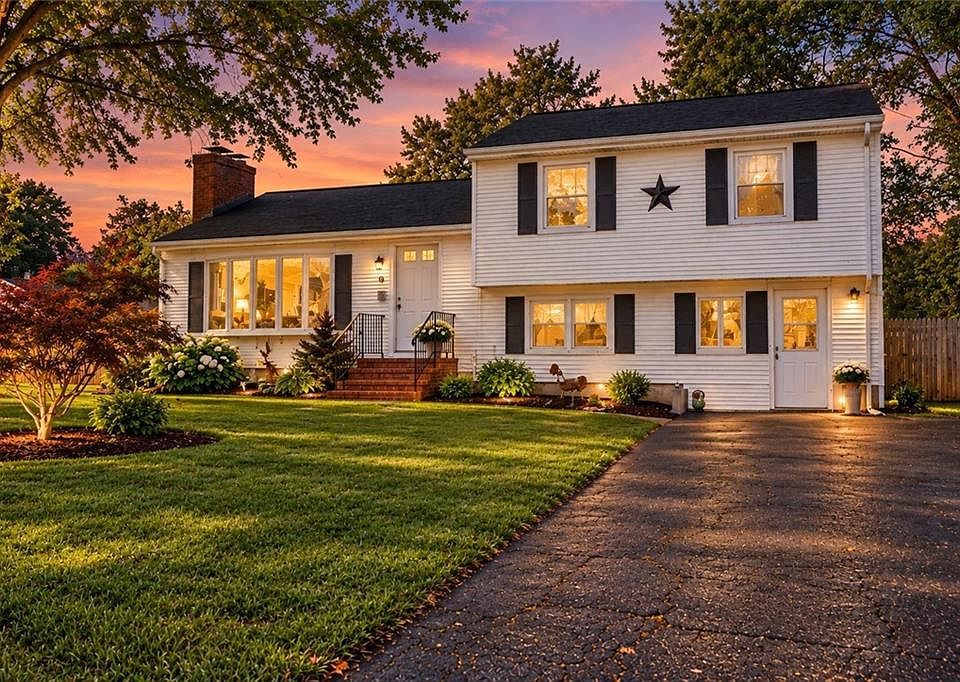 1st image of 24 Parkside Way