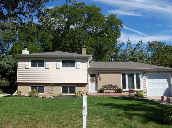 22W524 Birchwood Dr, Glen Ellyn, IL 60137