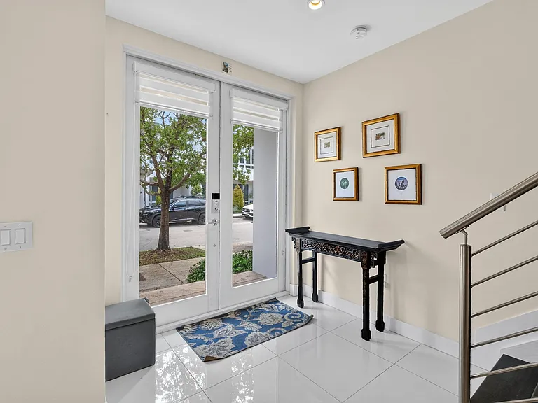 6461 NW 103rd Psge — Photo 5