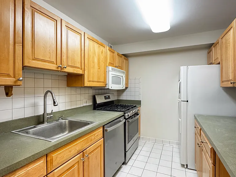 99 Pond Ave #400 — Photo 9