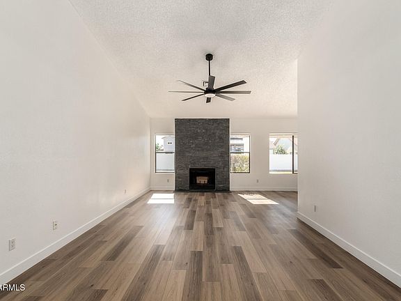 3rd image of 901 E STANFORD Avenue