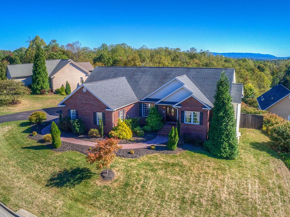 1st image of 1704 Walden Cir