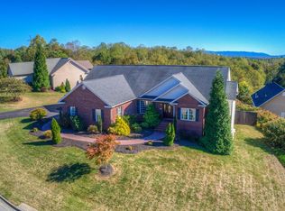 1704 Walden Cir, Salem, VA 24153
