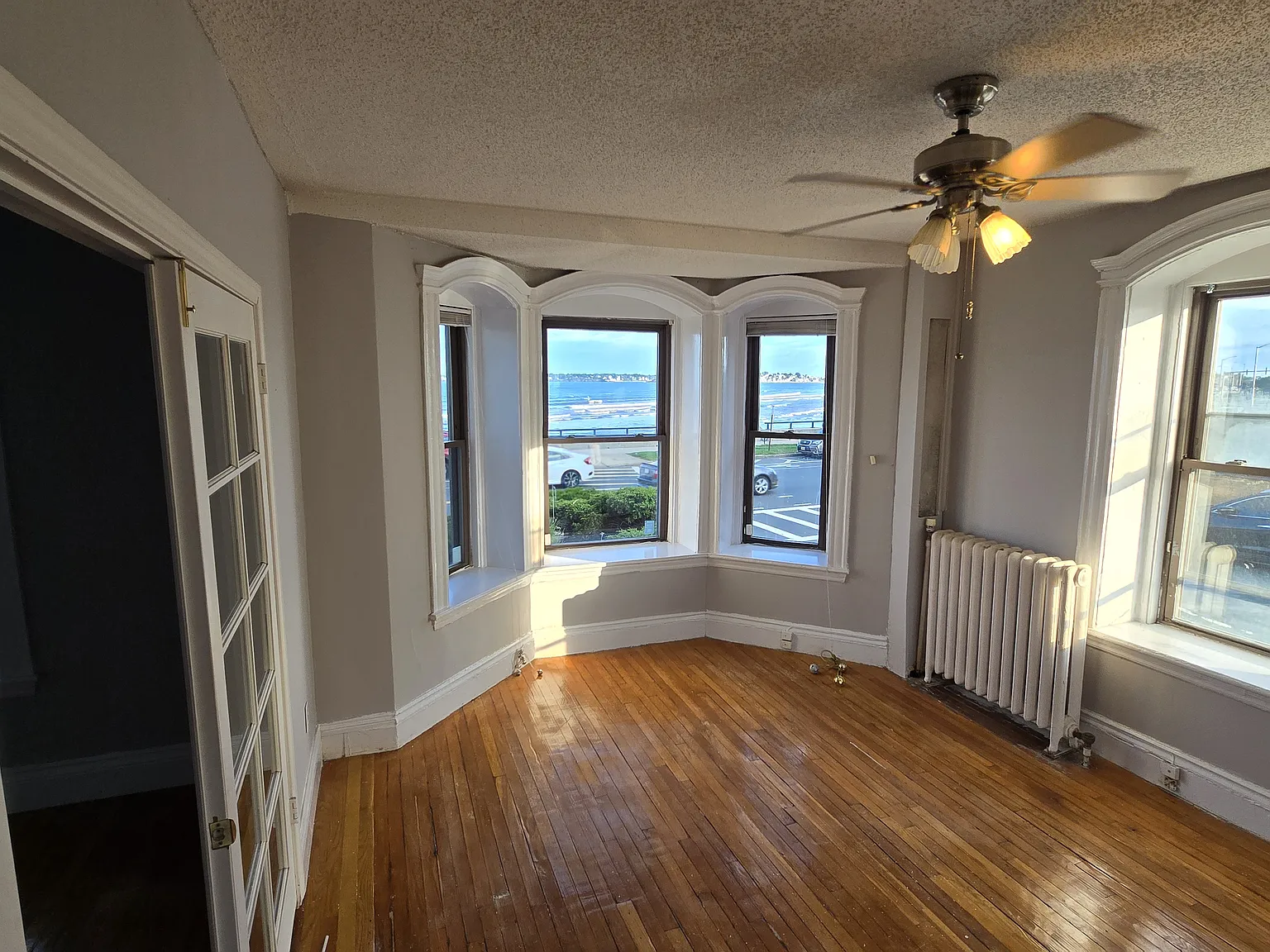 285 Lynn Shore Dr — Photo 2